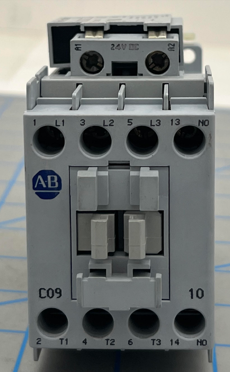 Allen-Bradley 100-C09Z 10 Series A 32 Amp 690 V 5kA Contactor - Used